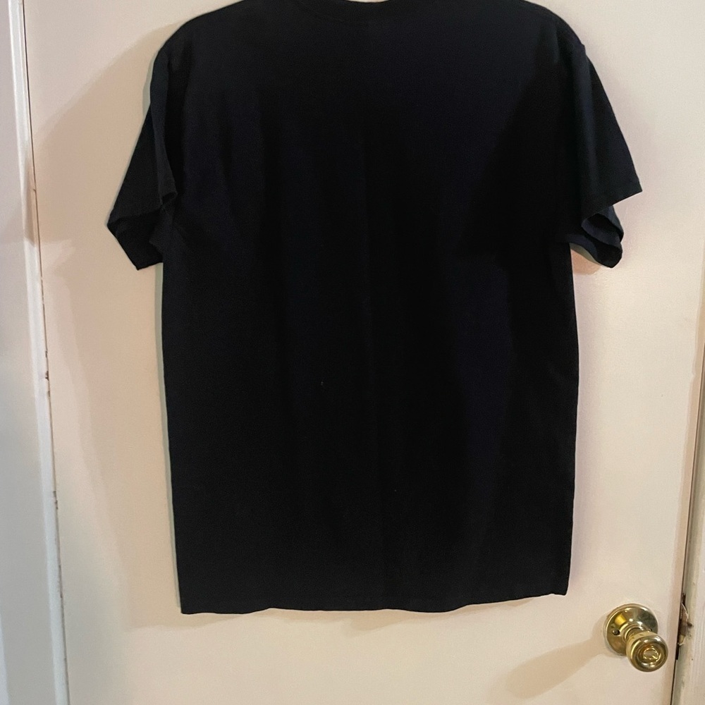 Gildan Black Salem, MA Graphic Tee size medium - Picture 6 of 6
